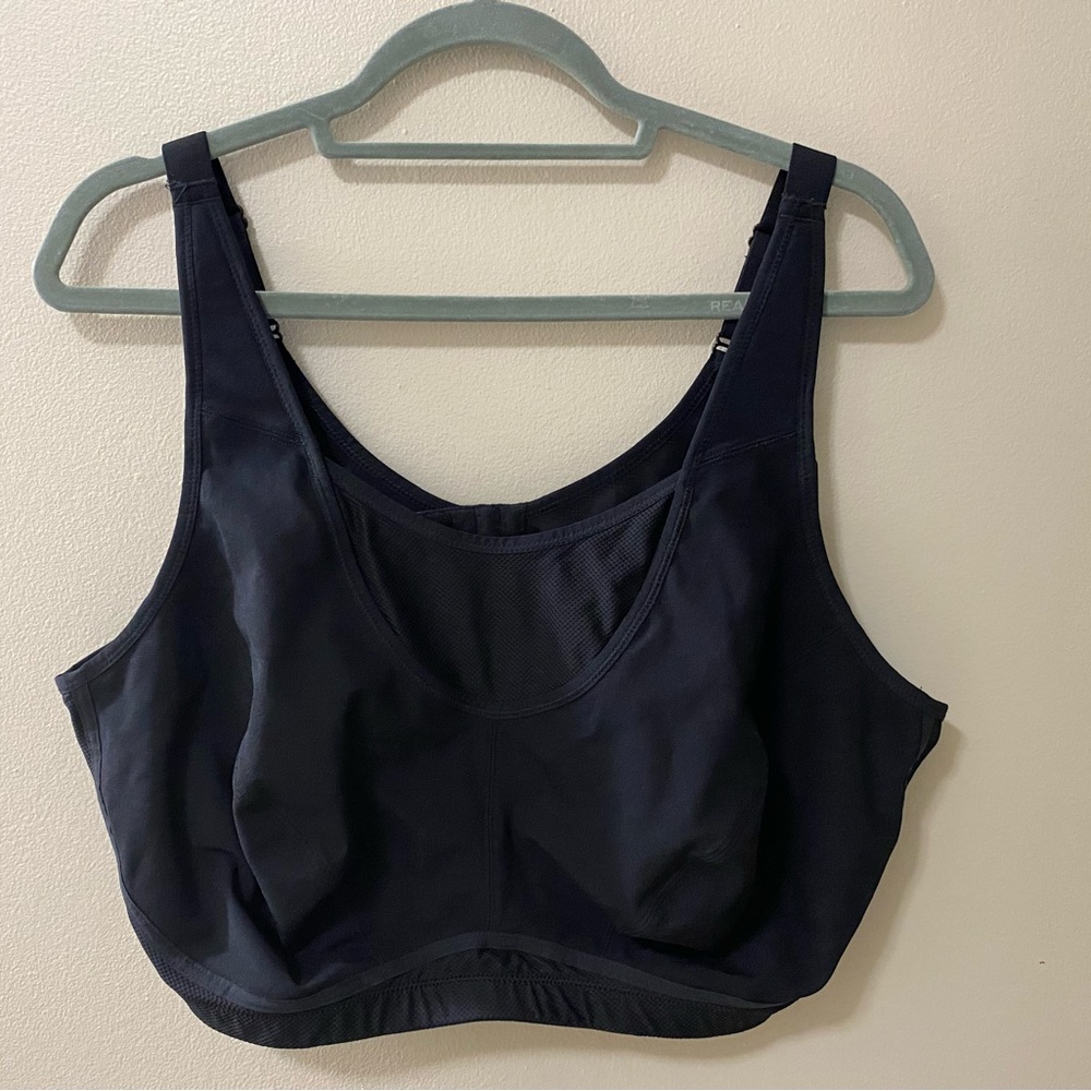 Syrokan sports bra size 46E black wireless plus size lightly lined medium impact